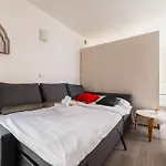 Grand Studio Tout Confort - Republique Paris 10