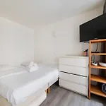 Grand Studio Tout Confort - Republique Paris 10