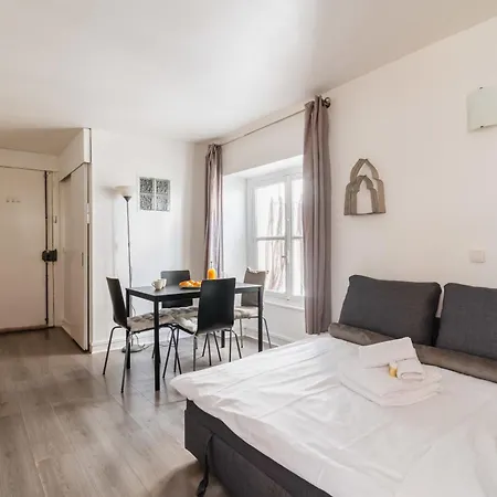 Grand Confort - Republique 10 Apartment